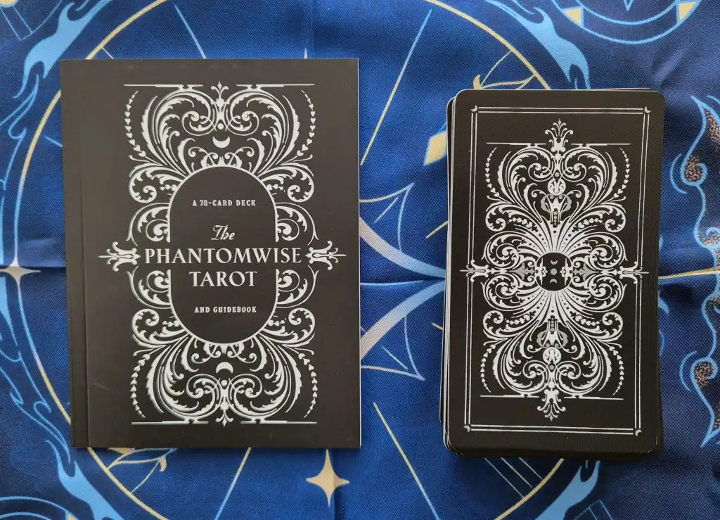 The Phantomwise Tarot - Deck and the Guidebook